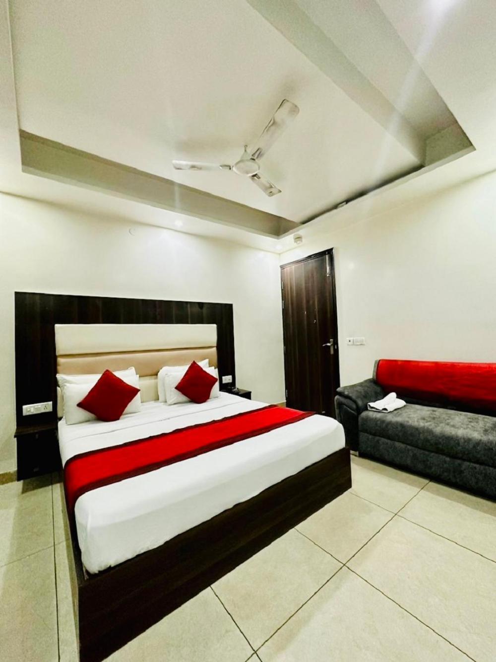 Sky Plaza New Delhi