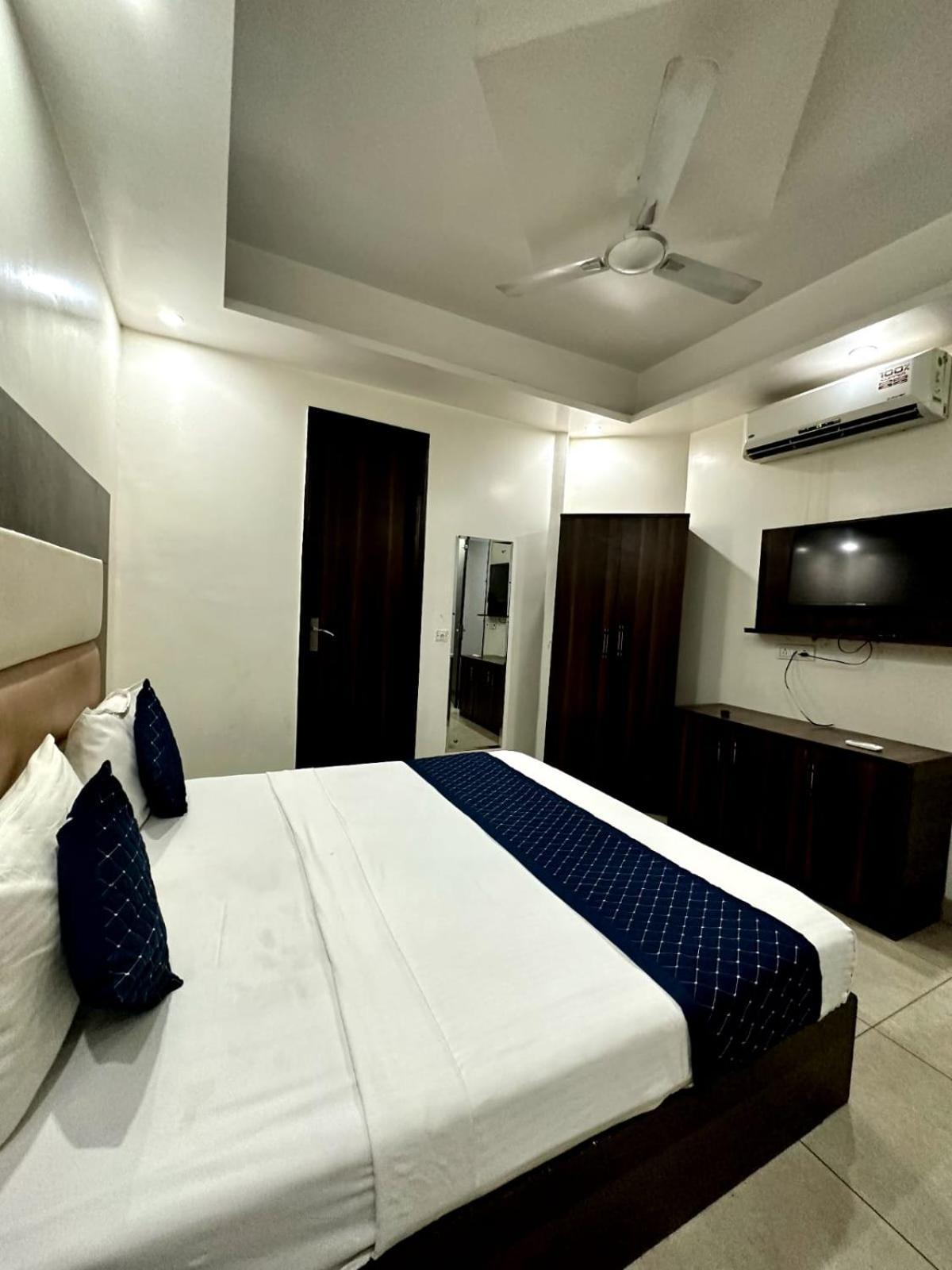 Sky Plaza New Delhi