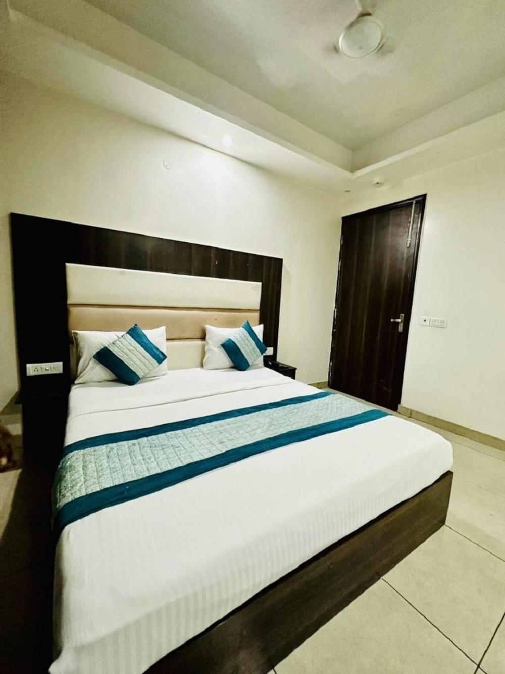Hotel Sky Plaza 3*