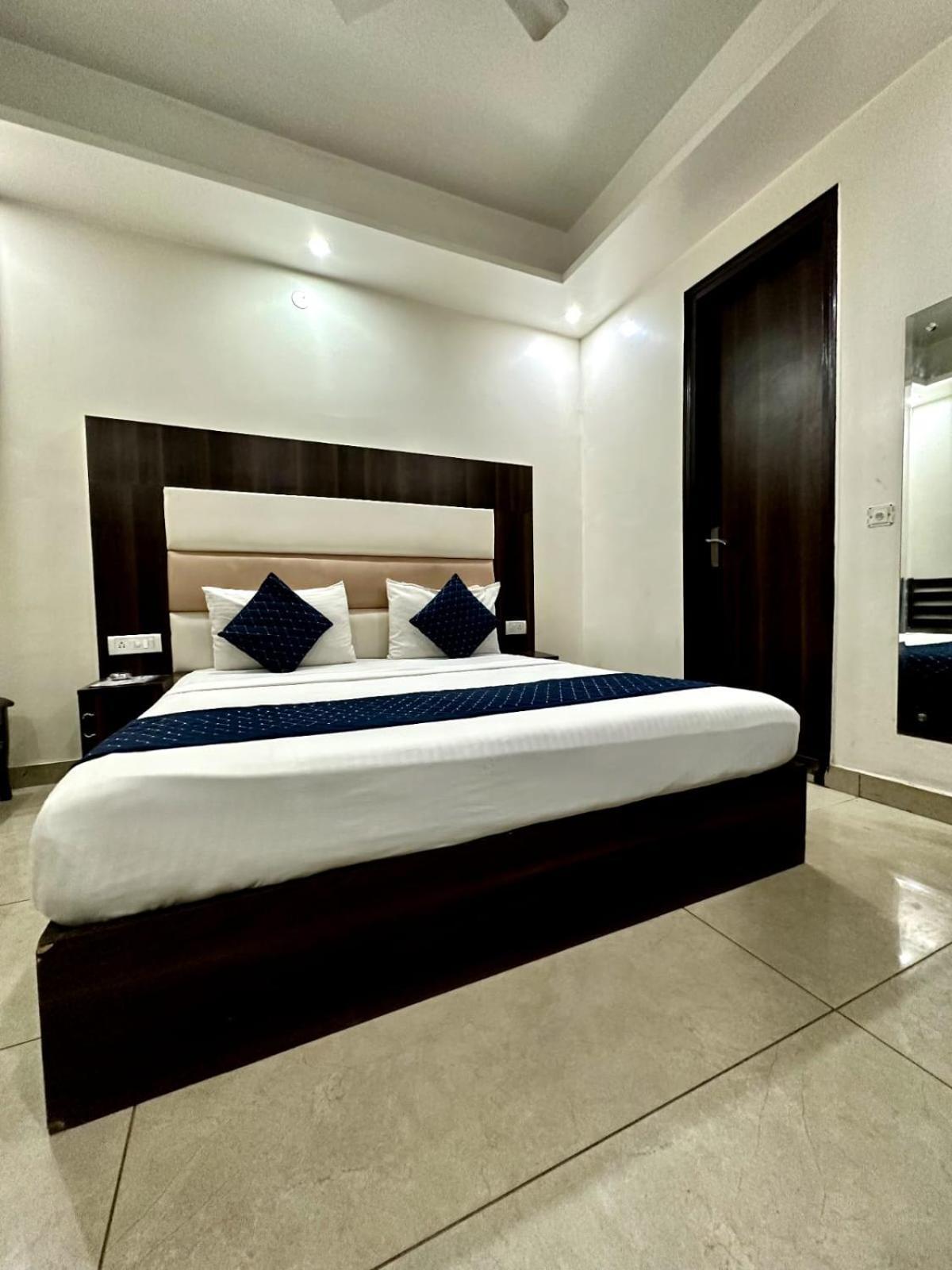 Sky Plaza 3*