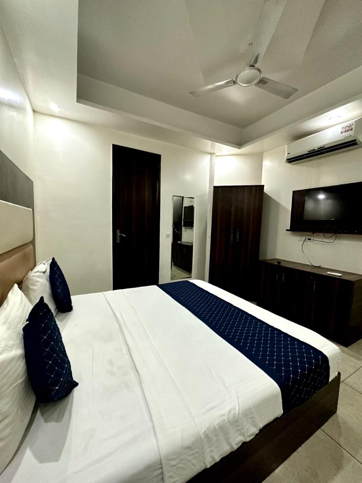 Sky Plaza 3* New Delhi