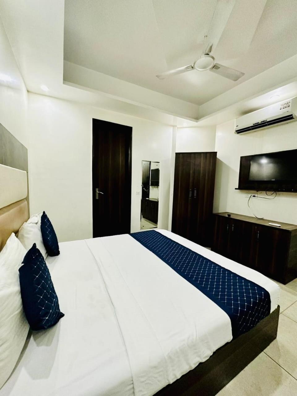 Sky Plaza Hotel